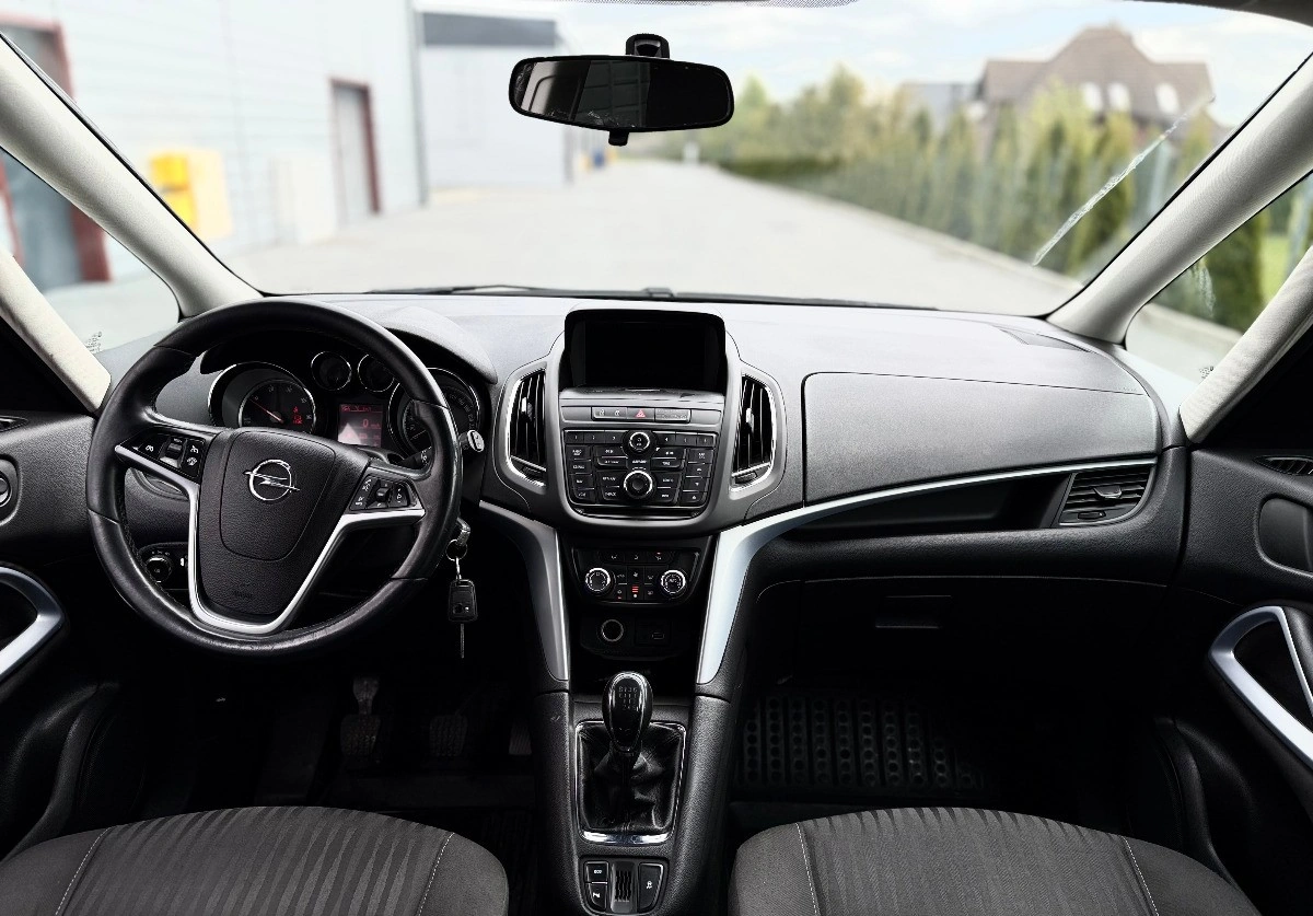 Opel Zafira - Zdjęcie 19