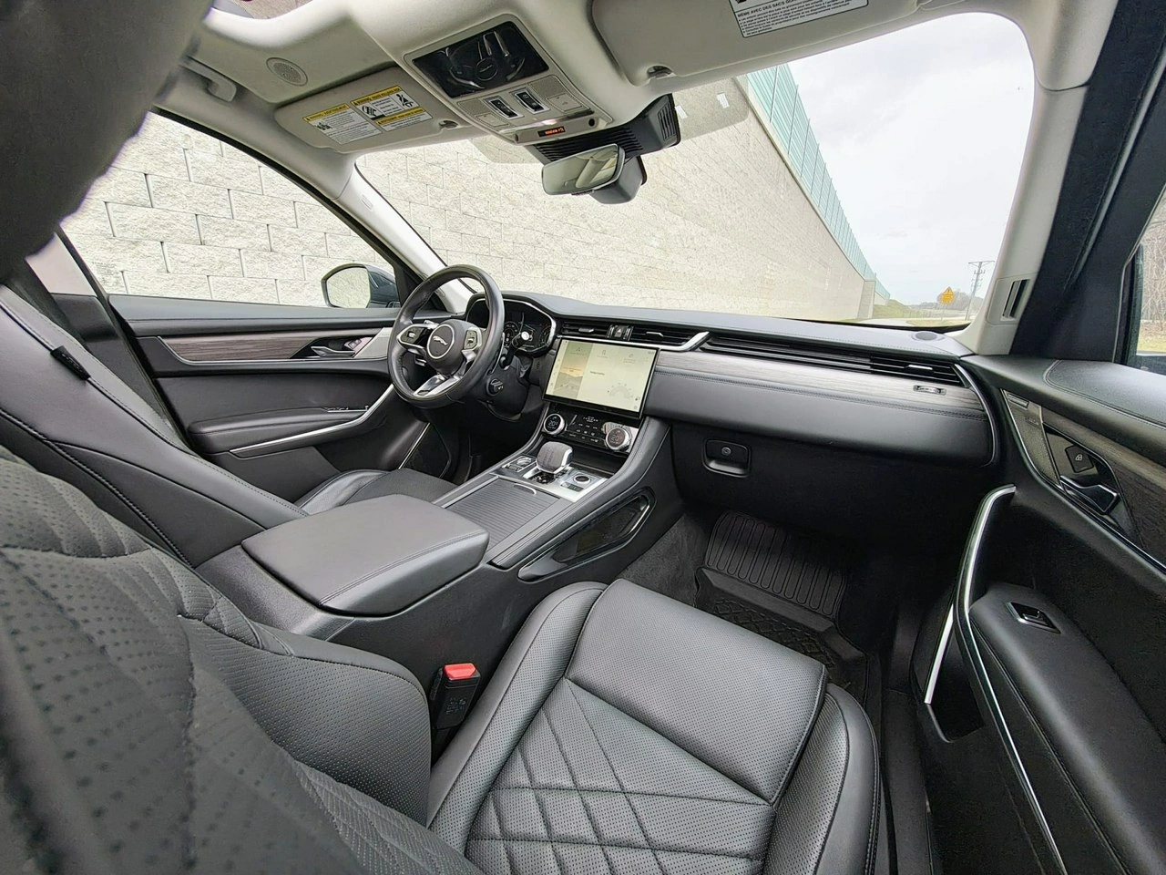 Jaguar F-Pace - Zdjęcie 9