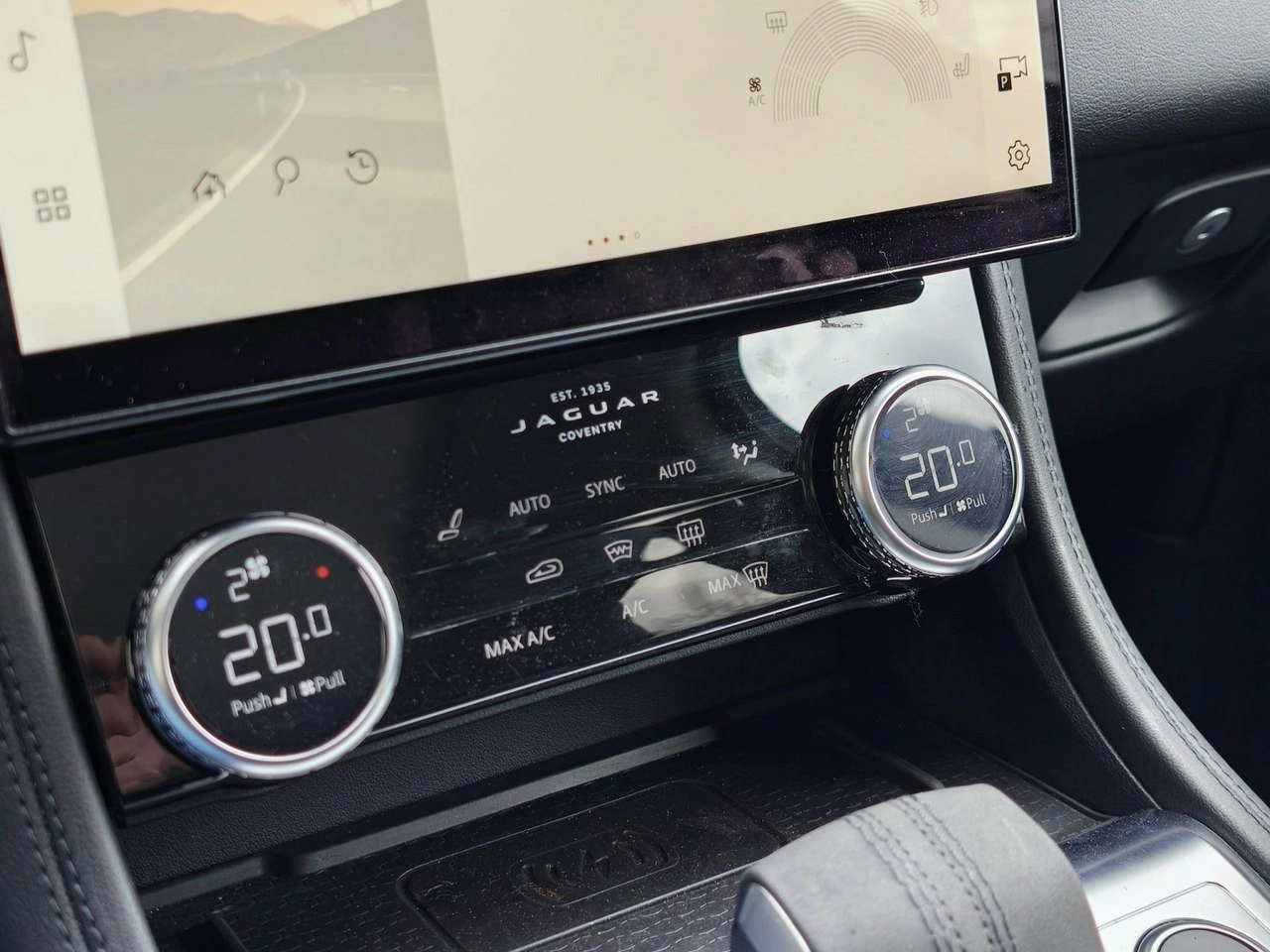 Jaguar F-Pace - Zdjęcie 17