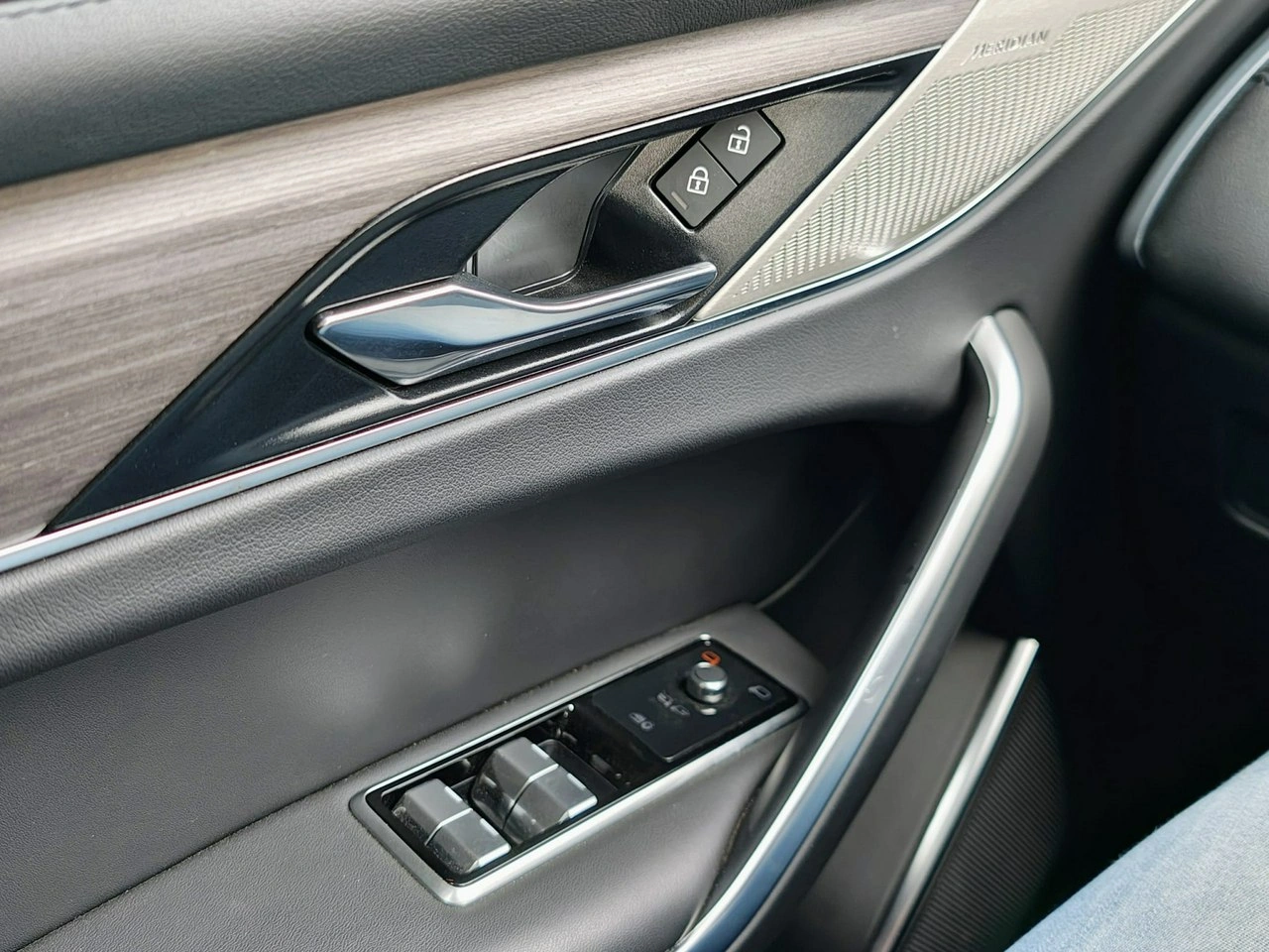 Jaguar F-Pace - Zdjęcie 23