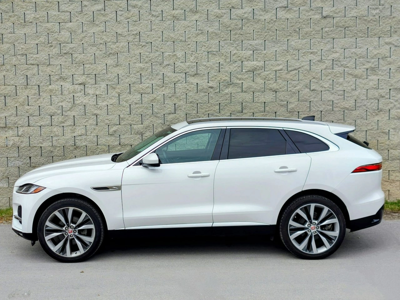 Jaguar F-Pace - Zdjęcie 4
