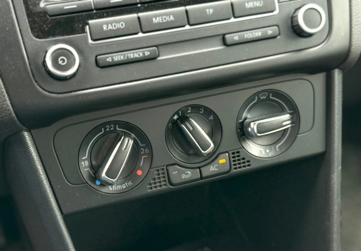 Volkswagen Polo - Zdjęcie 23