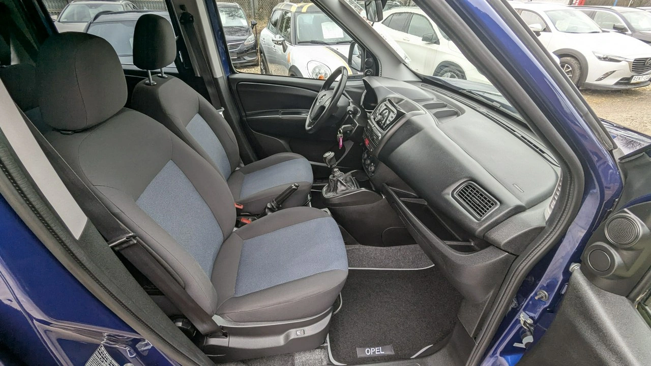 Opel Combo - Zdjęcie 17