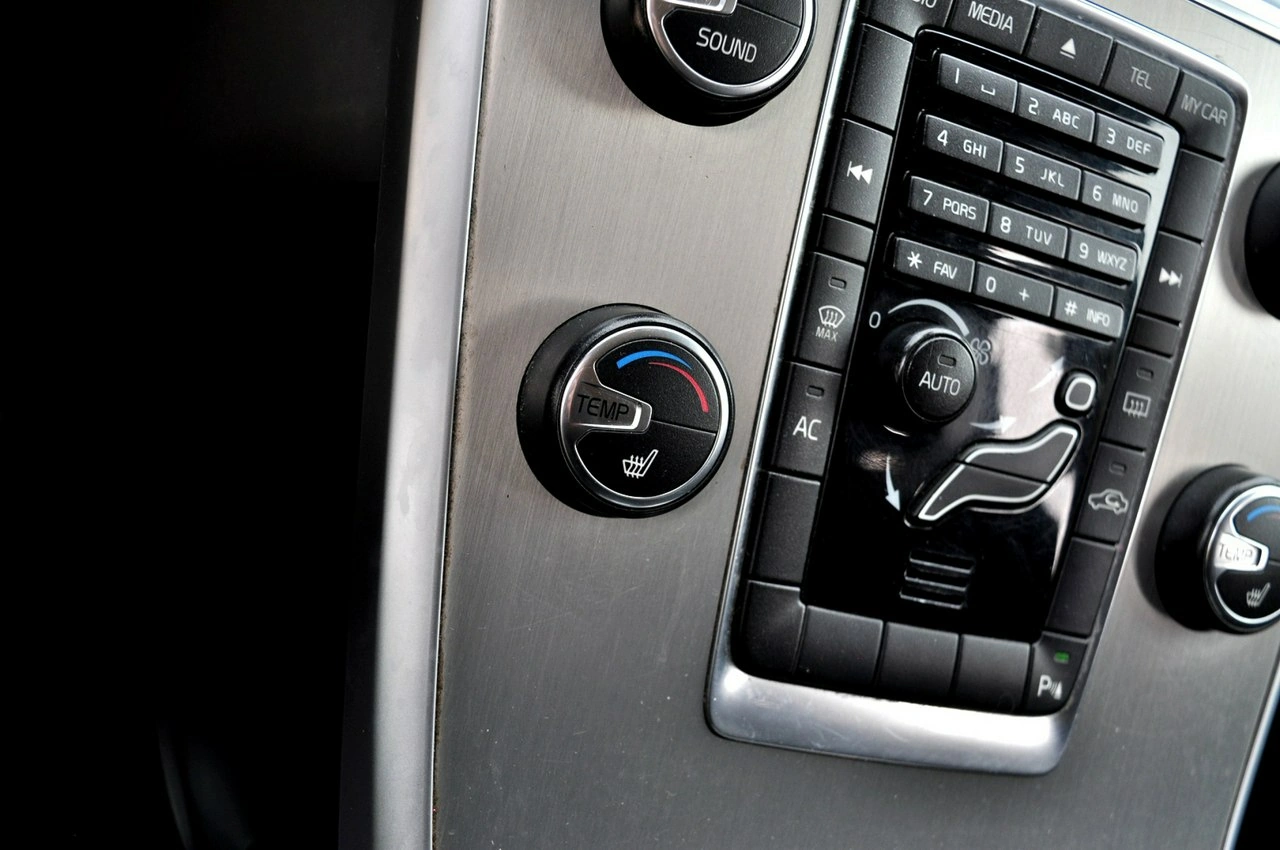 Volvo XC 60 - Zdjęcie 14