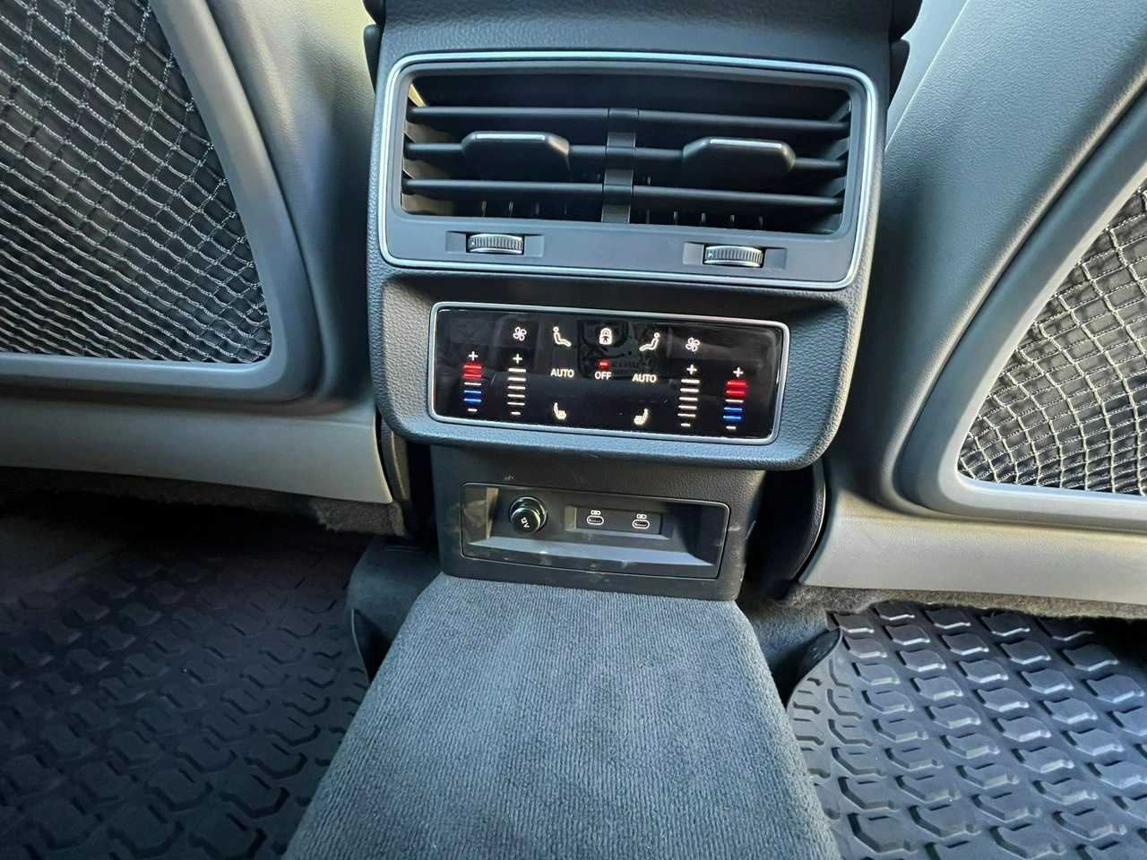 Audi SQ7 - Zdjęcie 23