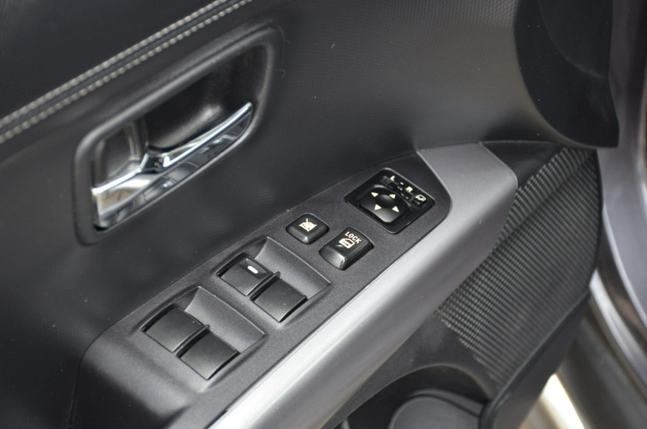 Mitsubishi Outlander - Zdjęcie 16