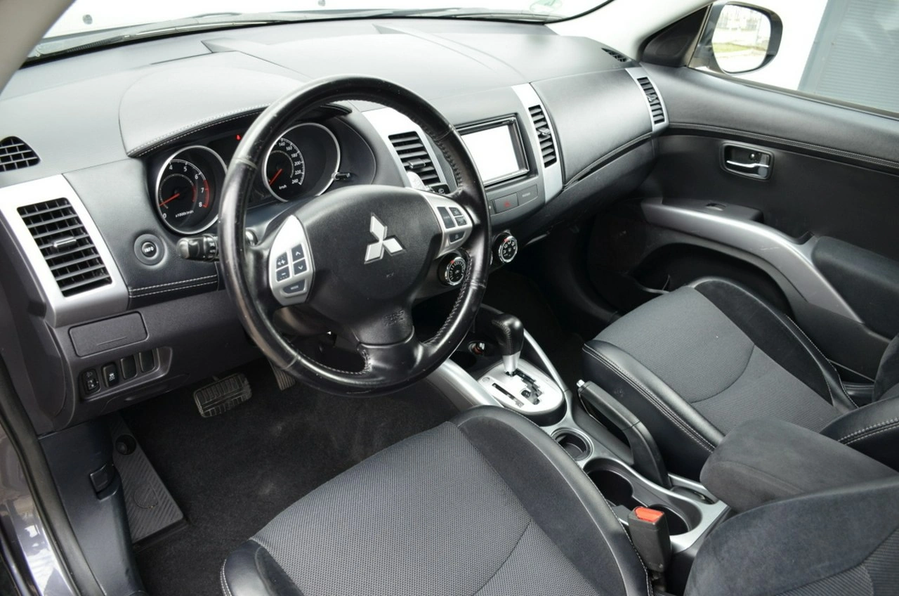 Mitsubishi Outlander - Zdjęcie 18