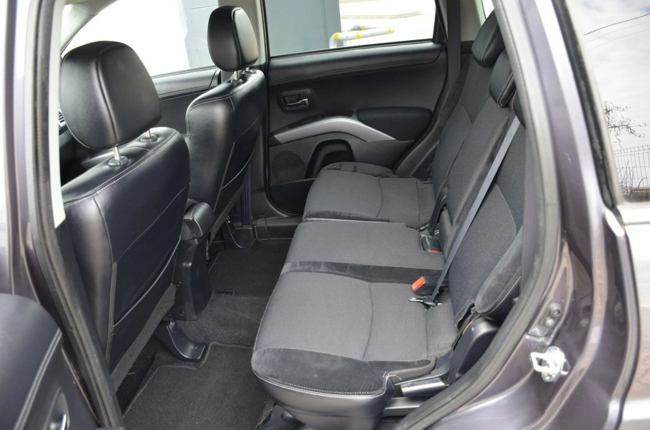 Mitsubishi Outlander - Zdjęcie 21
