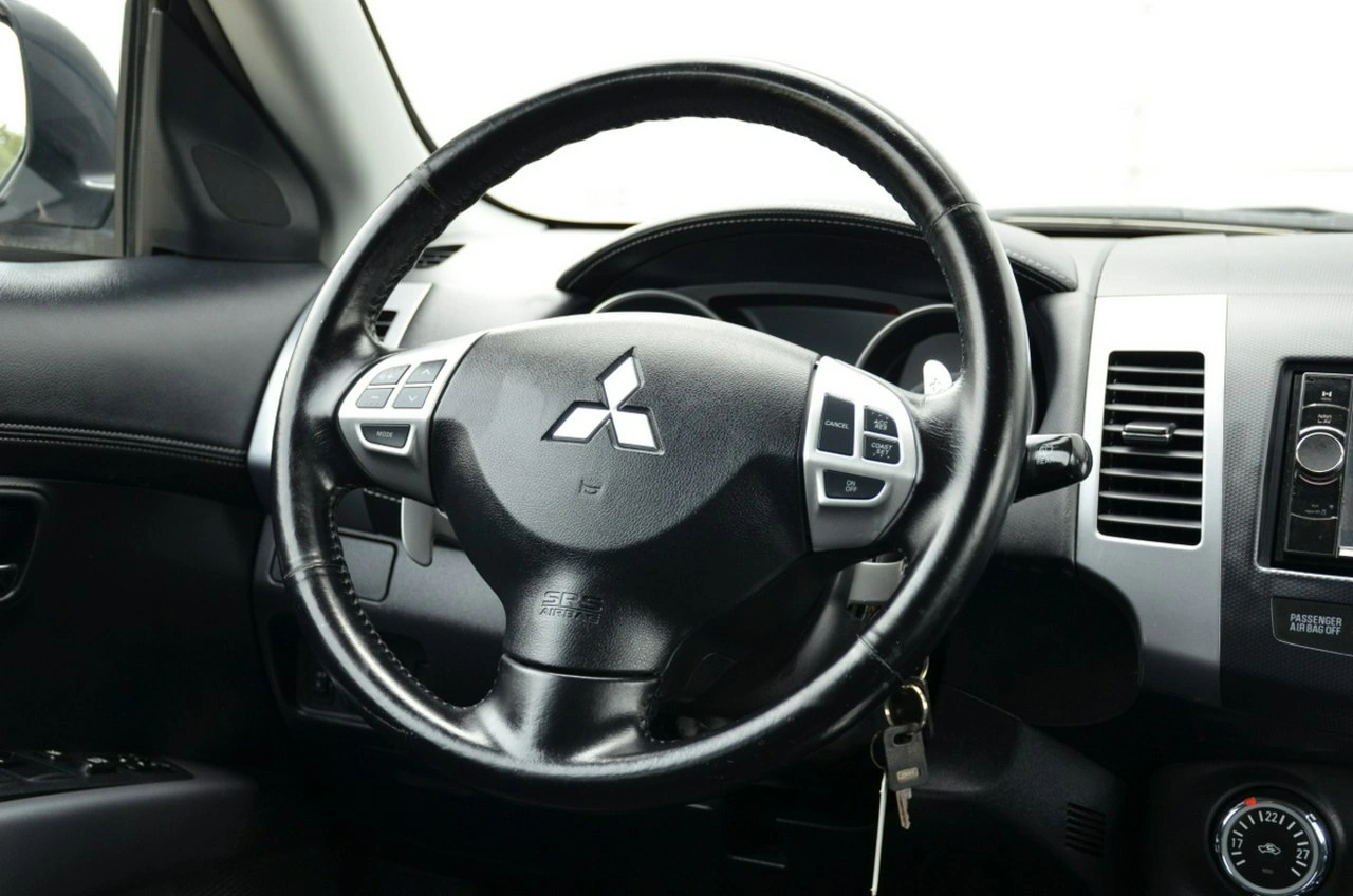 Mitsubishi Outlander - Zdjęcie 26
