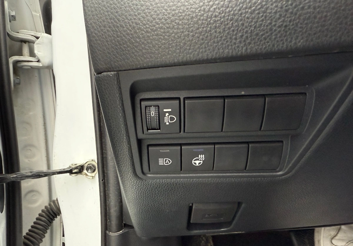 Toyota Yaris - Zdjęcie 32