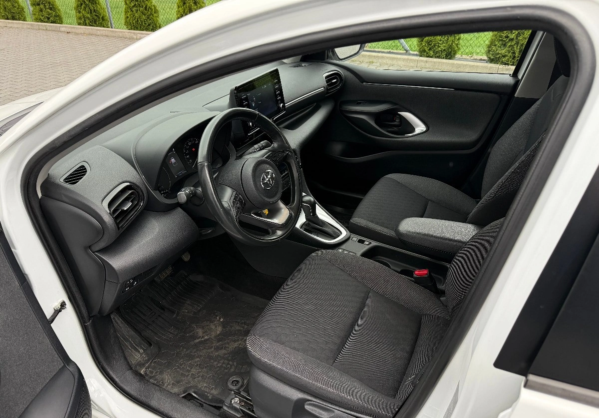 Toyota Yaris - Zdjęcie 13