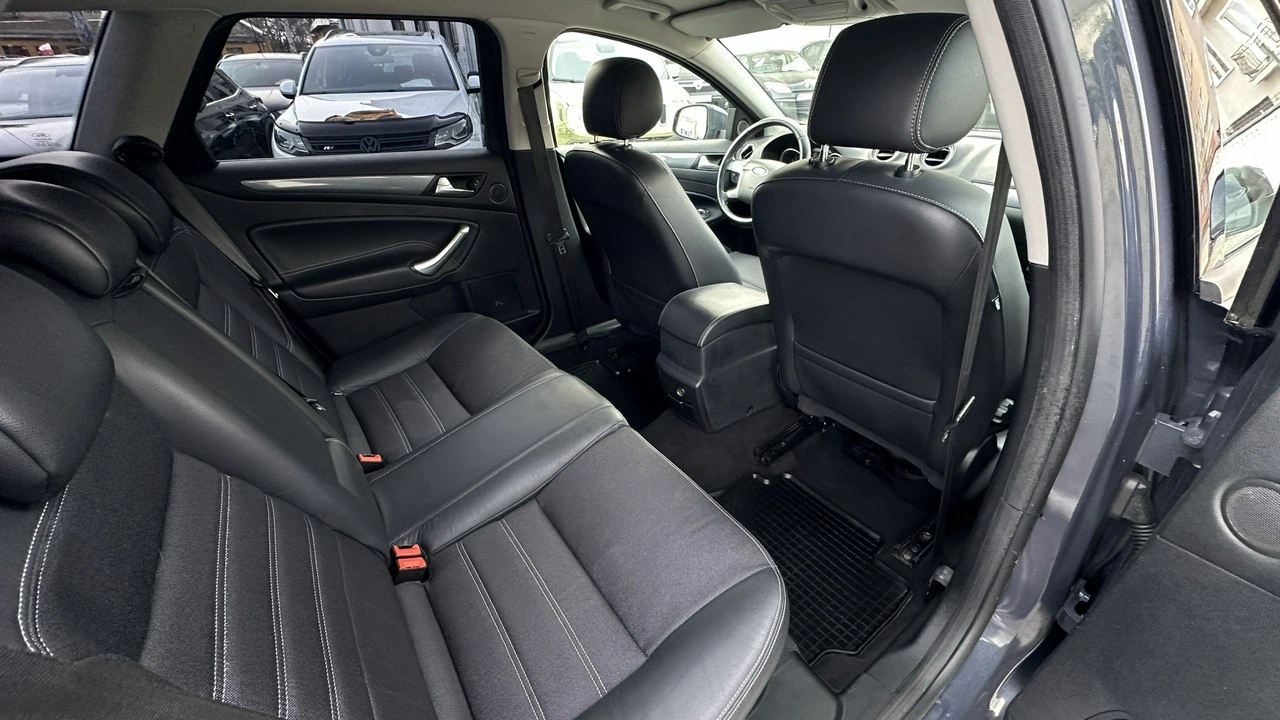Ford Mondeo - Zdjęcie 18