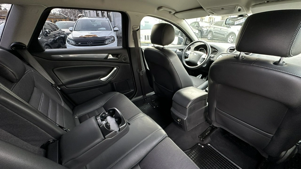 Ford Mondeo - Zdjęcie 19