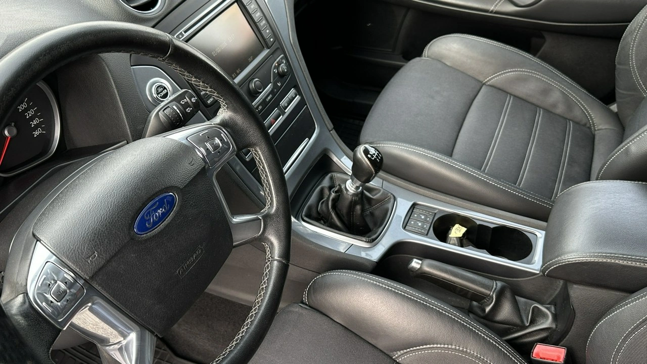 Ford Mondeo - Zdjęcie 24