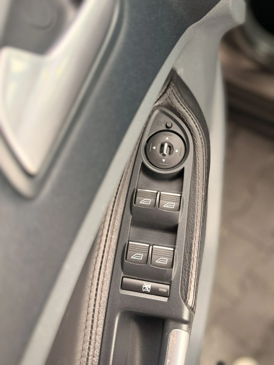 Ford C-MAX - Zdjęcie 30