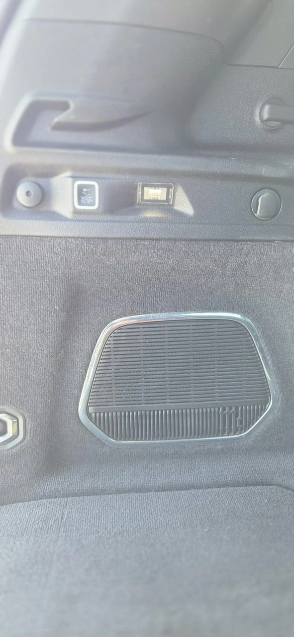 Jeep Grand Cherokee - Zdjęcie 36