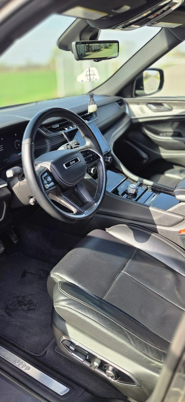 Jeep Grand Cherokee - Zdjęcie 18