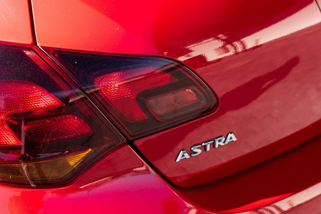 Opel Astra - Zdjęcie 15