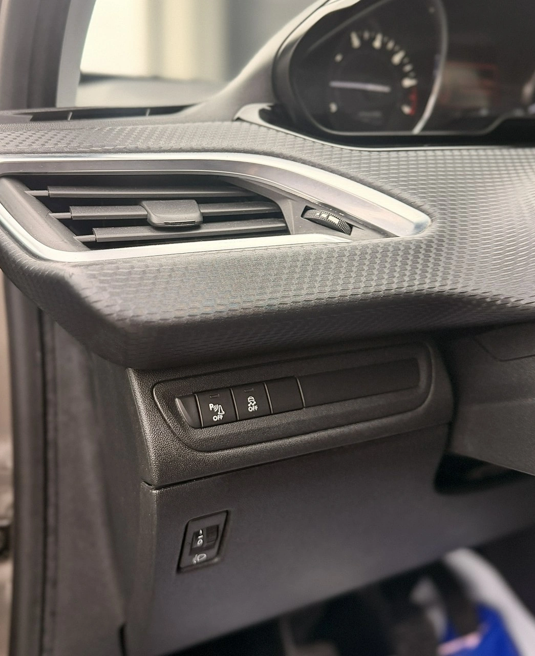 Peugeot 2008 - Zdjęcie 20