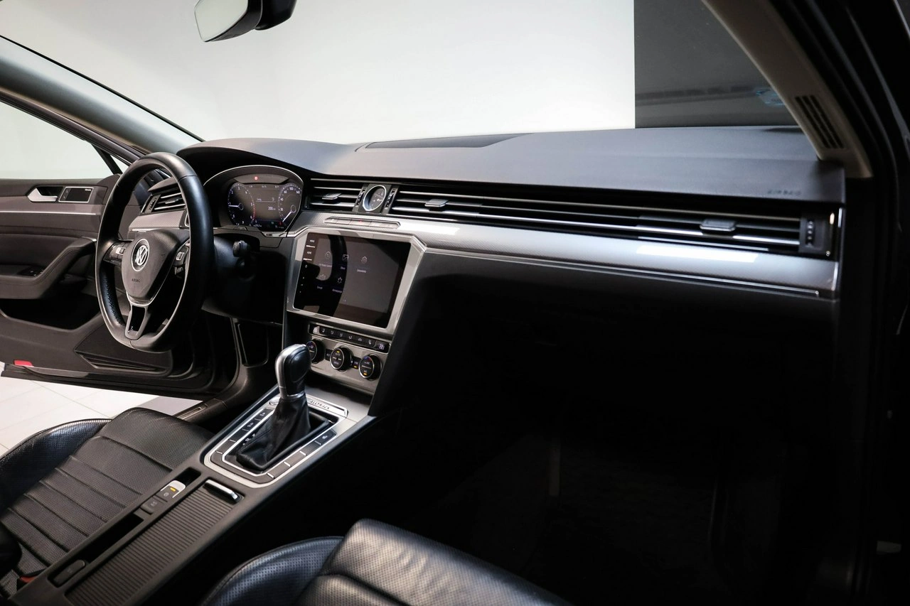 Volkswagen Passat - Zdjęcie 19