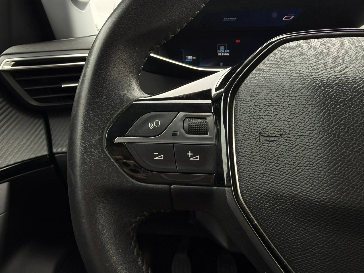 Peugeot 2008 - Zdjęcie 17