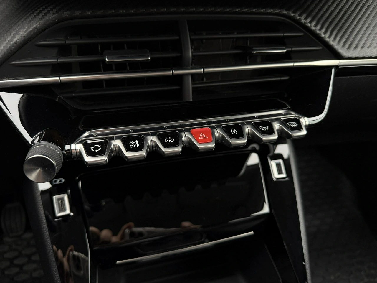 Peugeot 2008 - Zdjęcie 25