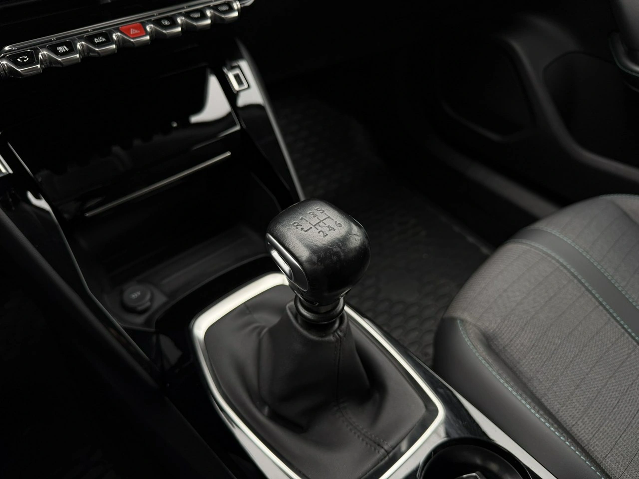 Peugeot 2008 - Zdjęcie 27