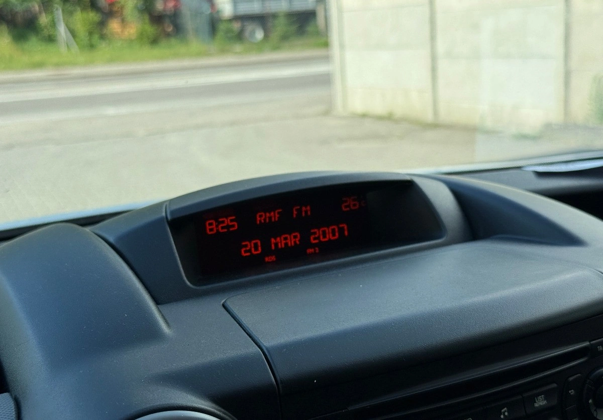 Peugeot Partner - Zdjęcie 22