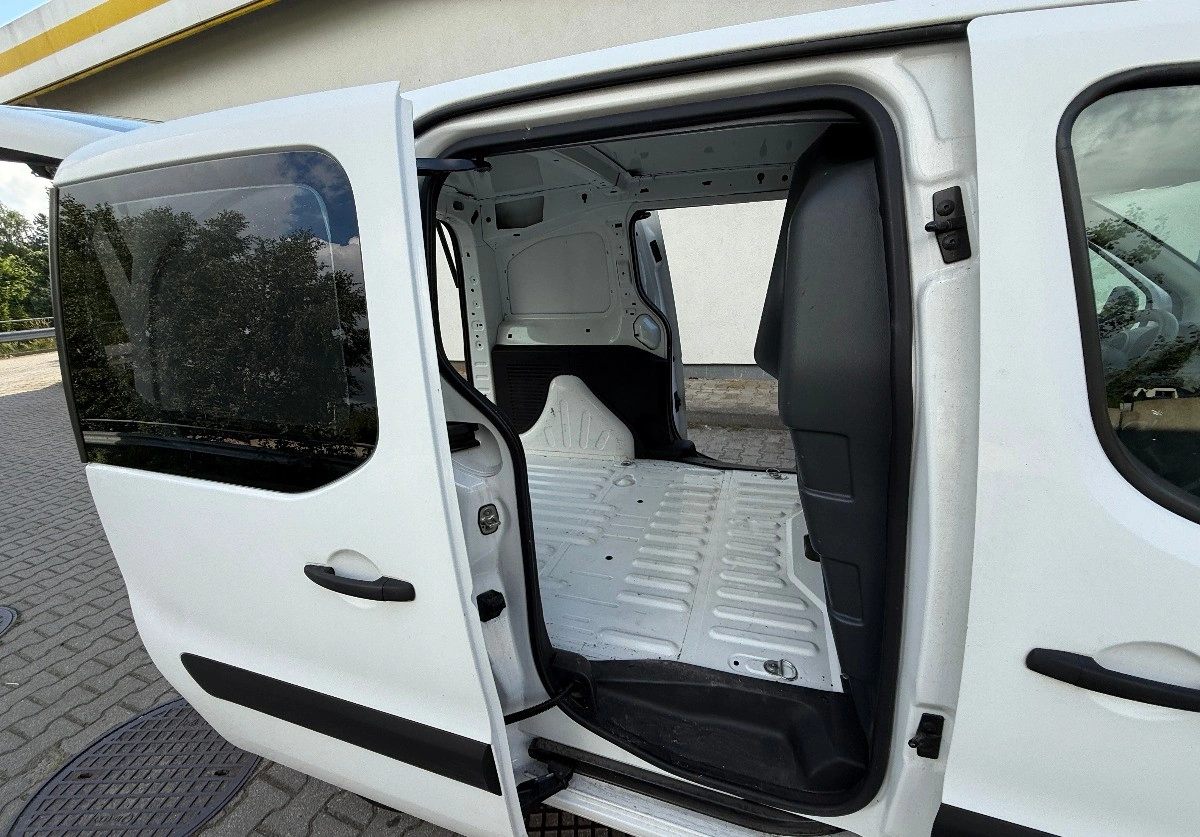 Peugeot Partner - Zdjęcie 16