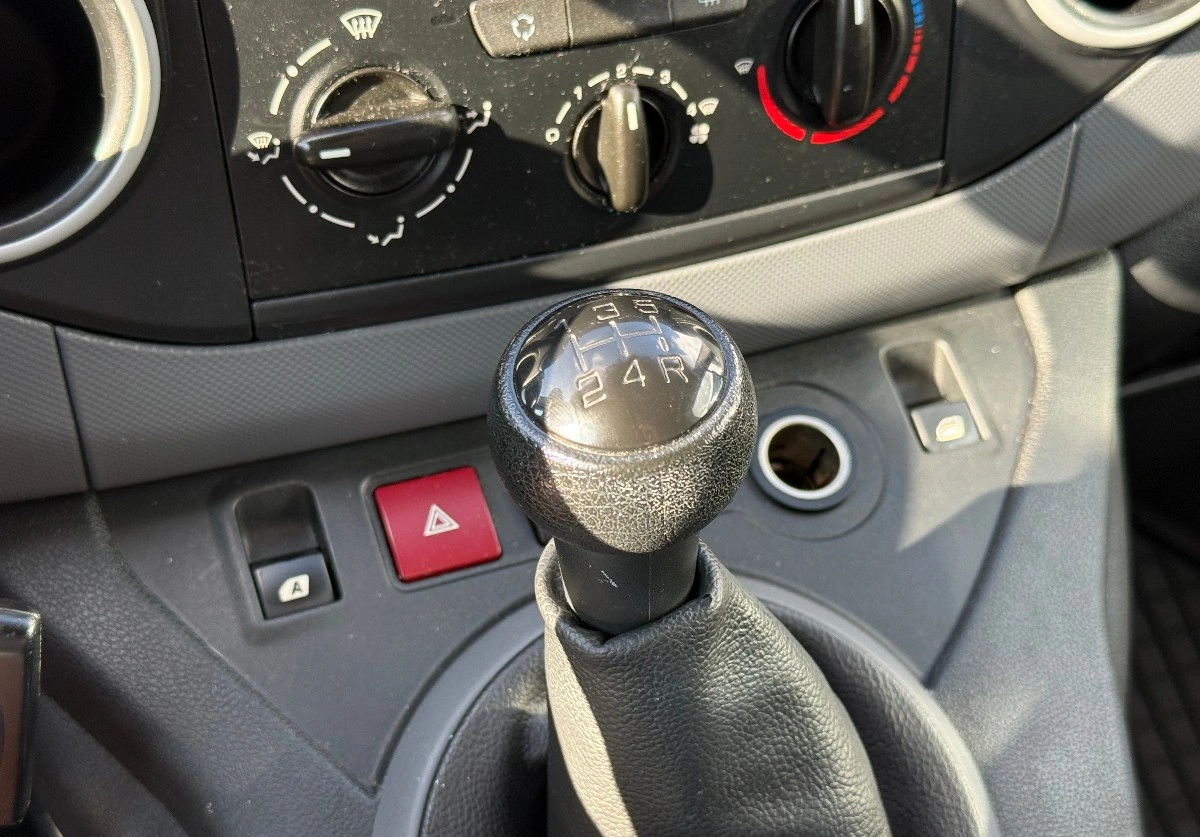 Peugeot Partner - Zdjęcie 24