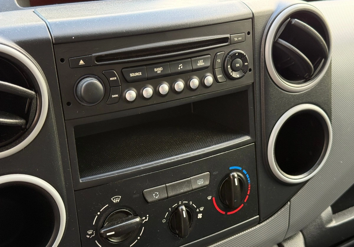 Peugeot Partner - Zdjęcie 23