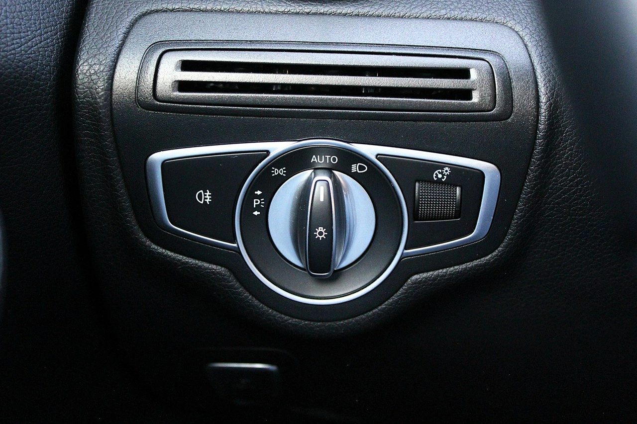 Mercedes C 200 - Zdjęcie 22