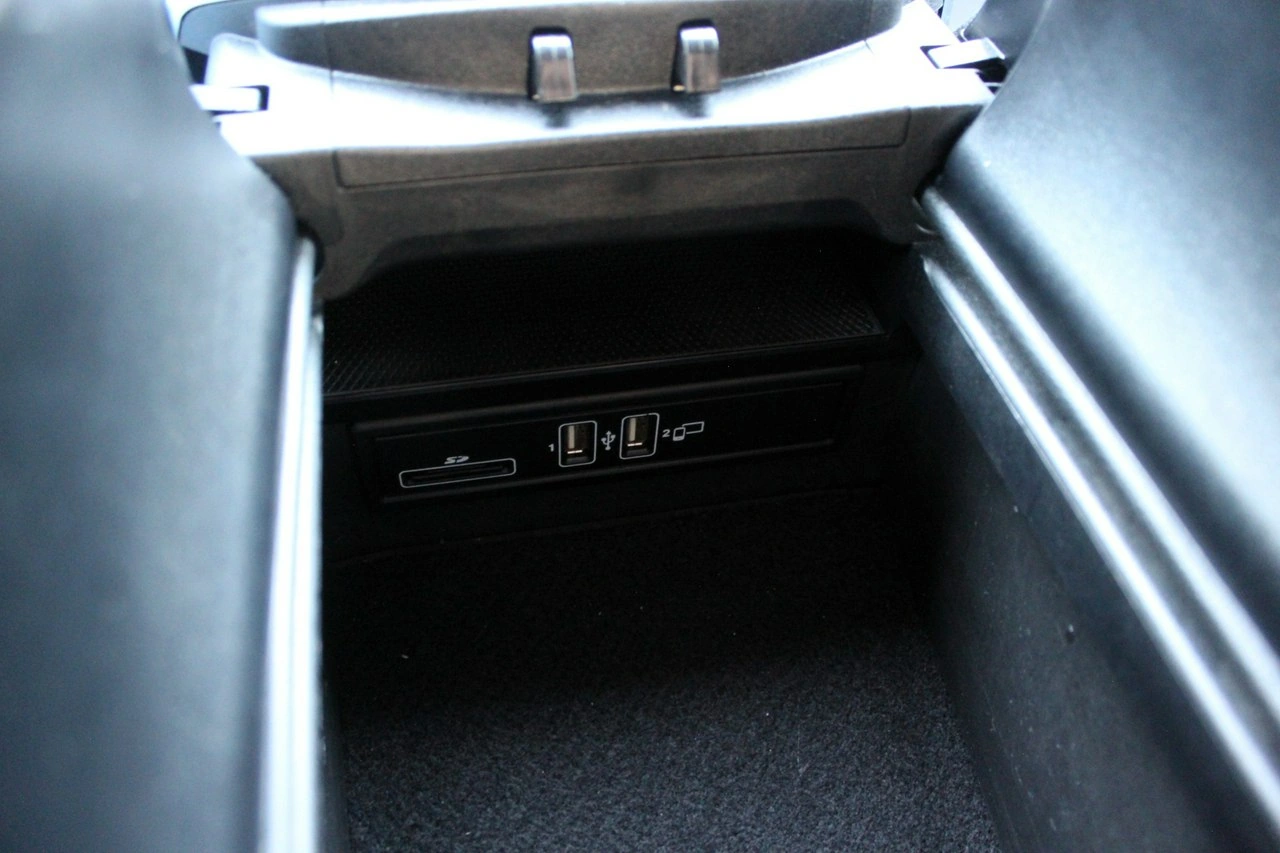 Mercedes C 200 - Zdjęcie 24