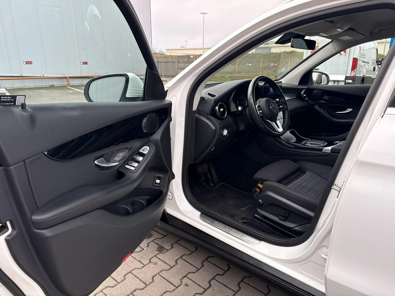 Mercedes GLC 200 - Zdjęcie 9