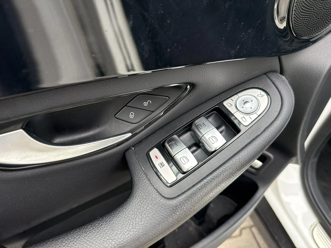 Mercedes GLC 200 - Zdjęcie 11