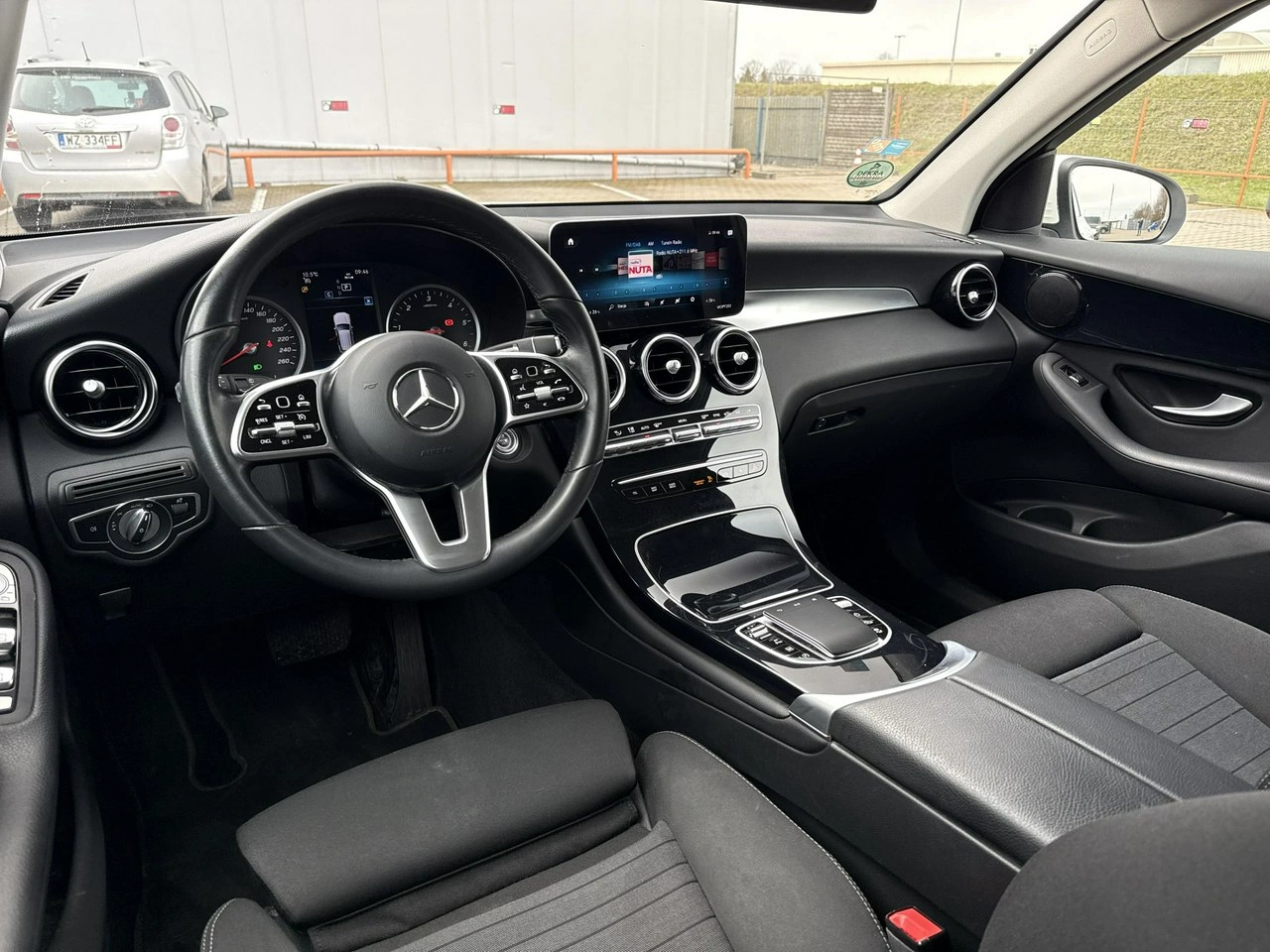 Mercedes GLC 200 - Zdjęcie 12