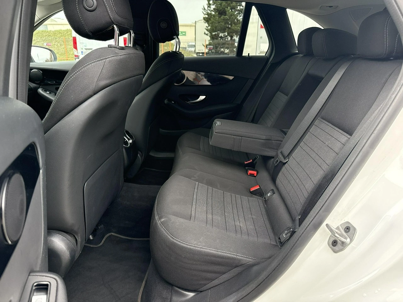 Mercedes GLC 200 - Zdjęcie 14