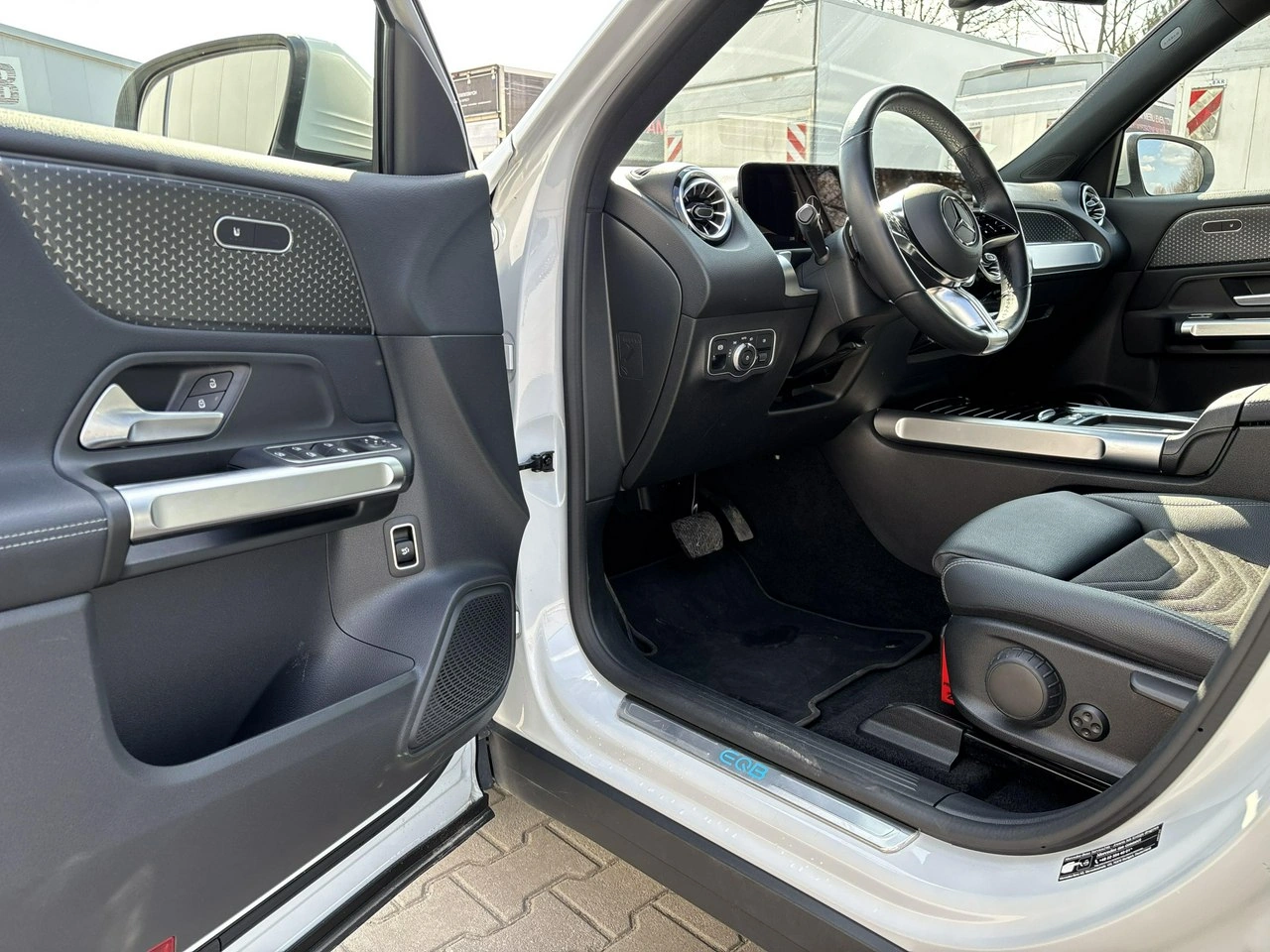 Mercedes EQB - Zdjęcie 9