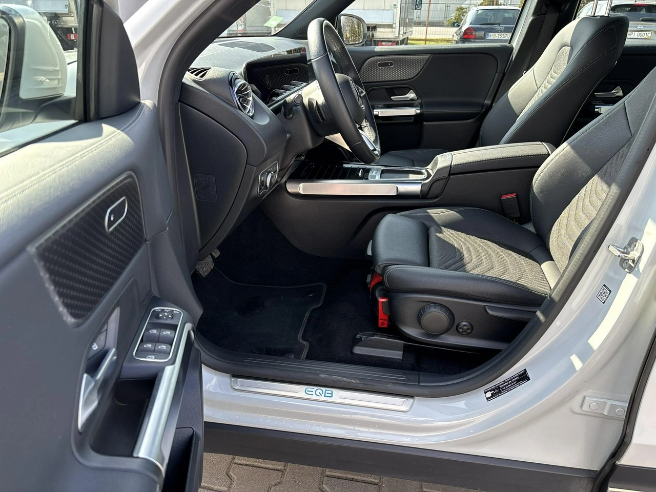 Mercedes EQB - Zdjęcie 10