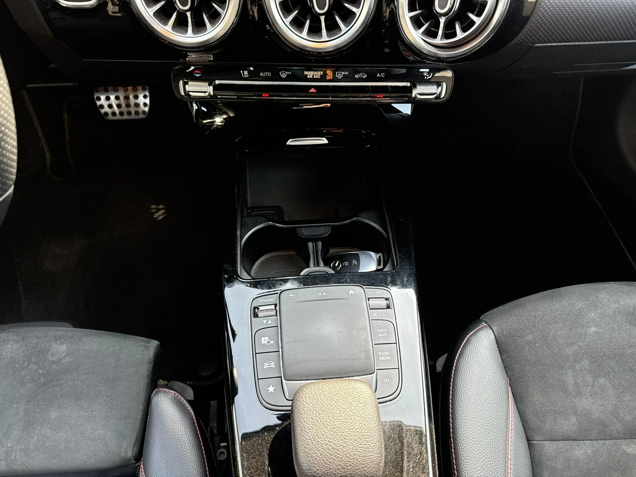 Mercedes CLA 200 - Zdjęcie 23