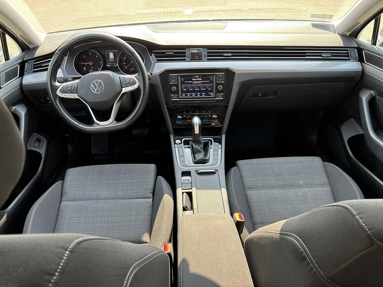 Volkswagen Passat - Zdjęcie 12