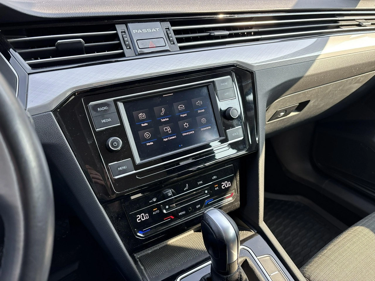 Volkswagen Passat - Zdjęcie 22