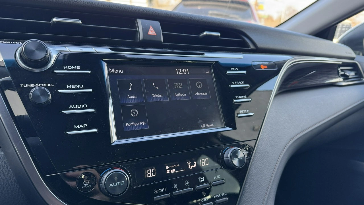 Toyota Camry - Zdjęcie 12