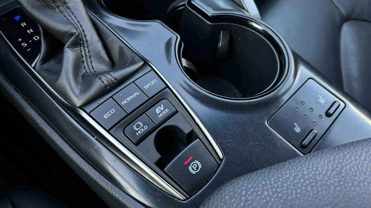 Toyota Camry - Zdjęcie 14