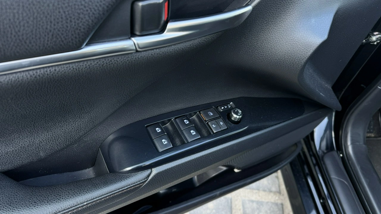 Toyota Camry - Zdjęcie 21