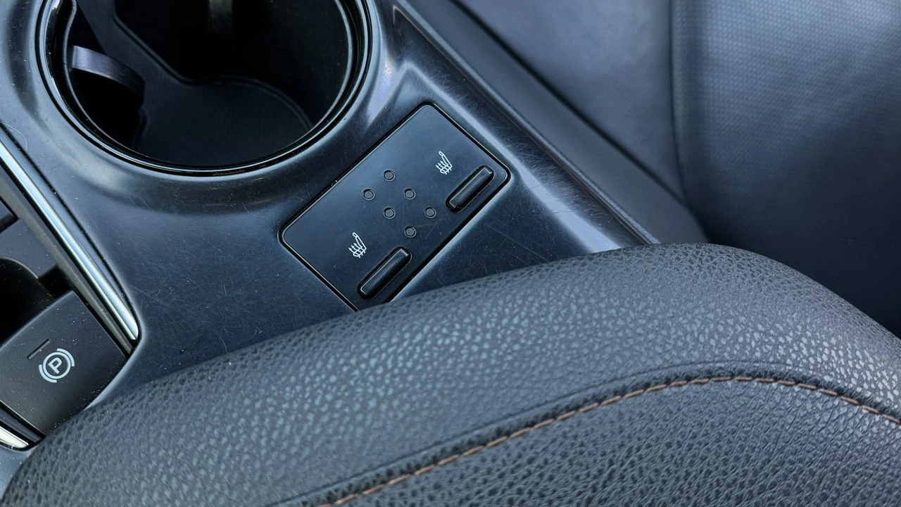 Toyota Camry - Zdjęcie 8