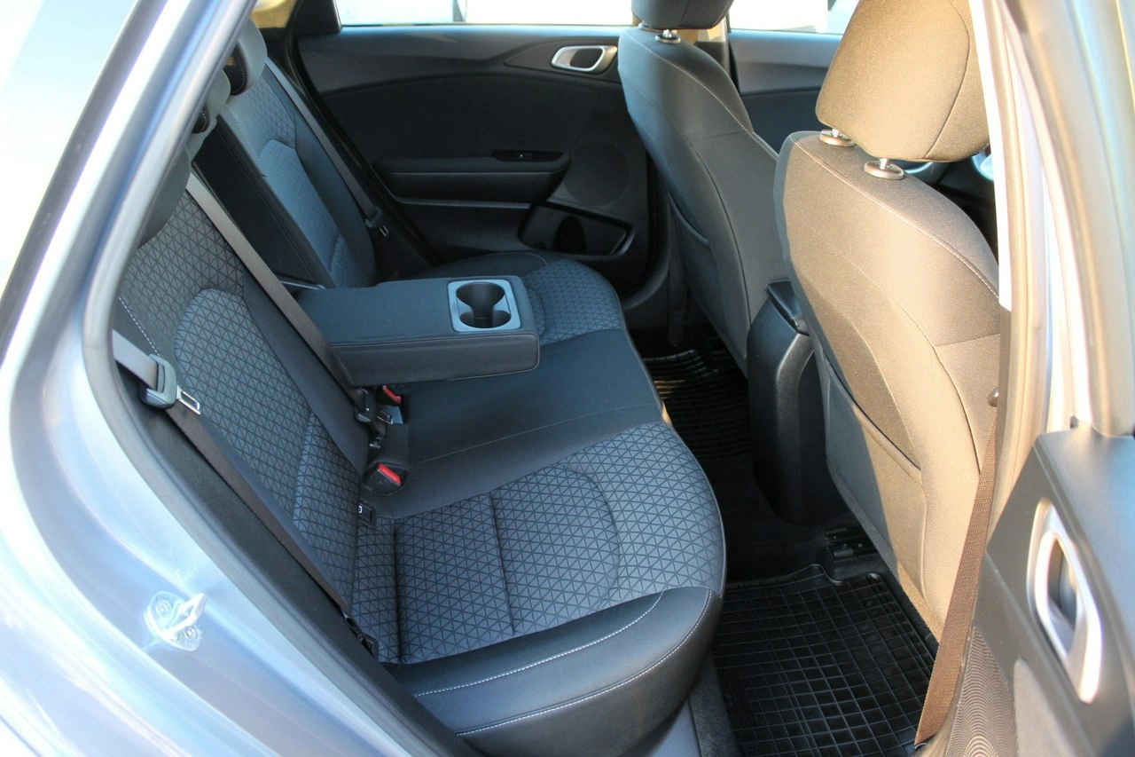 Kia Ceed - Zdjęcie 9