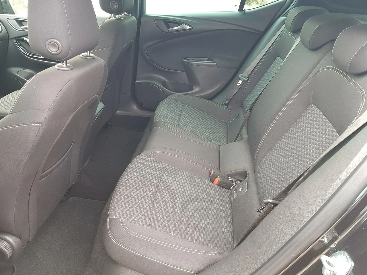 Opel Astra - Zdjęcie 10