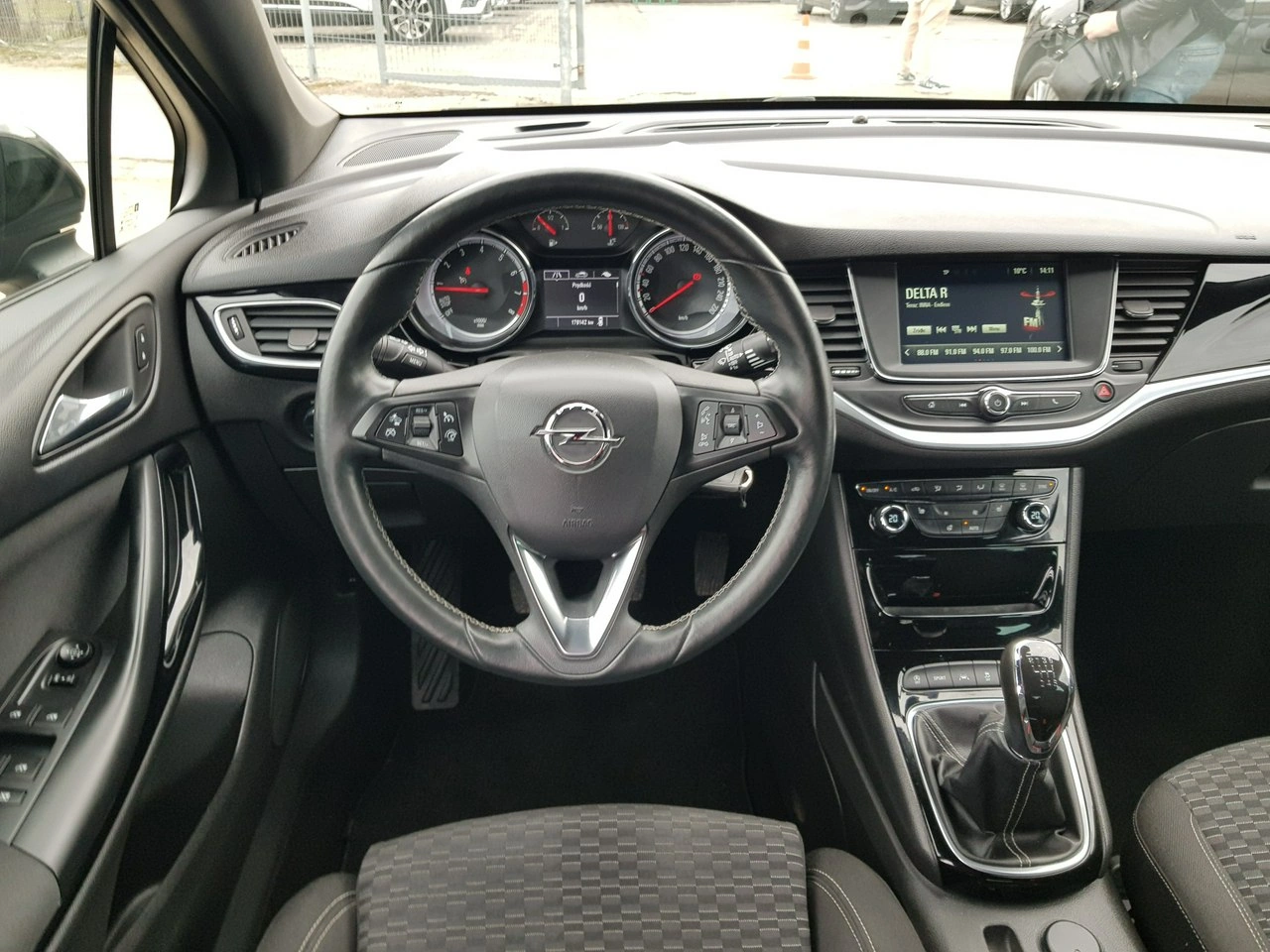 Opel Astra - Zdjęcie 12