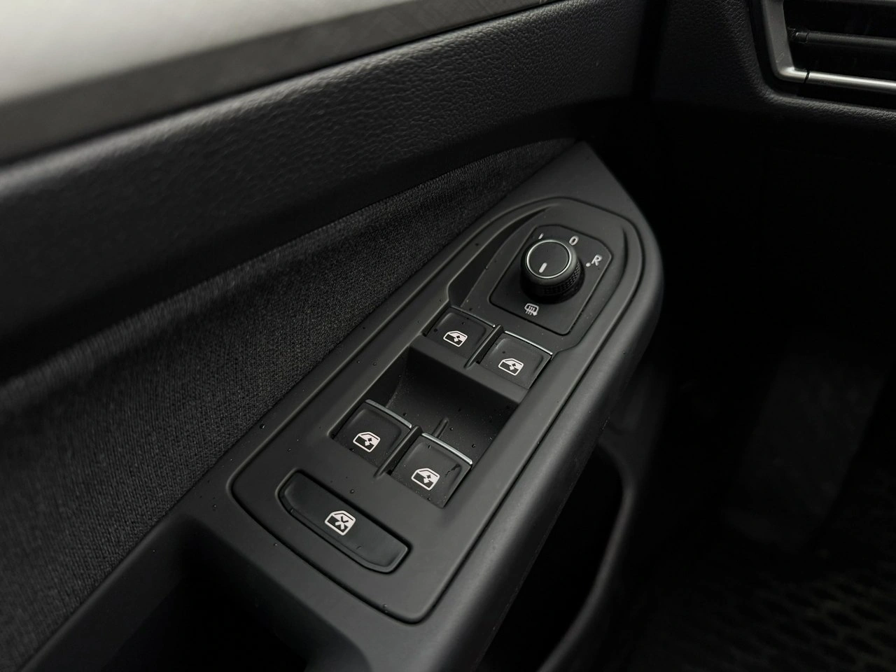 Volkswagen Golf - Zdjęcie 13